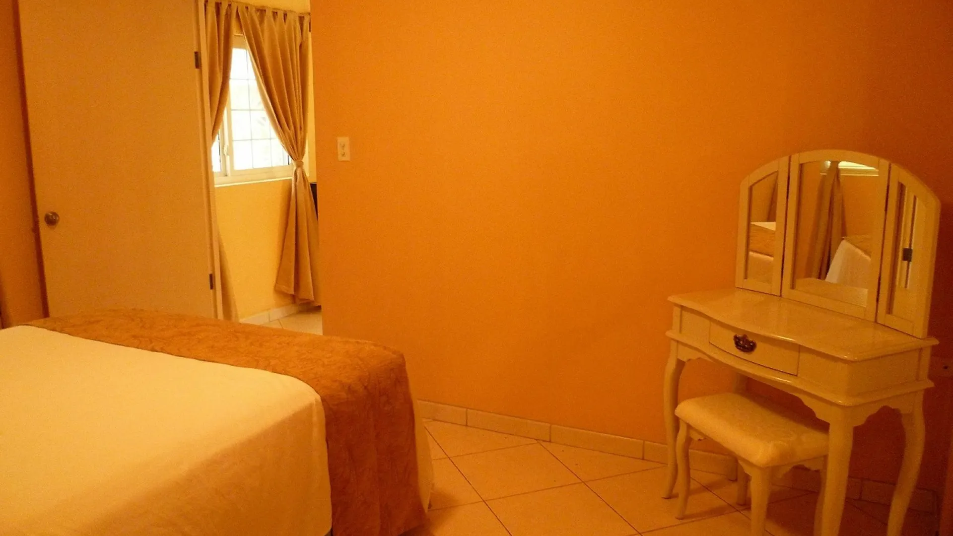 Le Chateau Ocean Villas Oranjestad Aparthotel